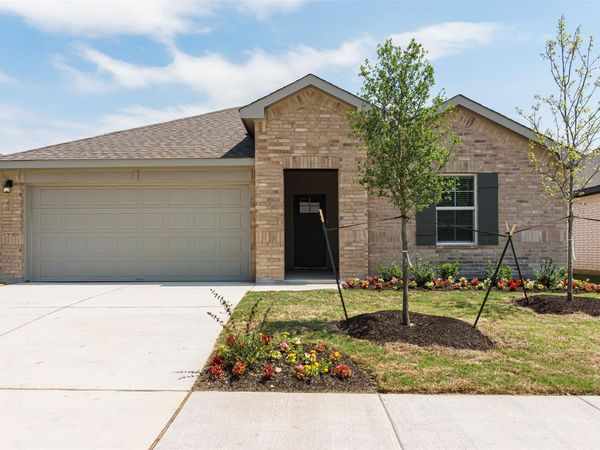 2424 Flank Skirt DR, Leander, TX 78641