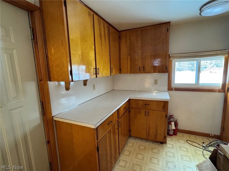 2160 Ingersoll Drive, Akron, OH 44320 Photo 14
