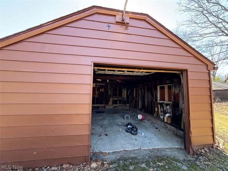 2160 Ingersoll Drive, Akron, OH 44320 Photo 8