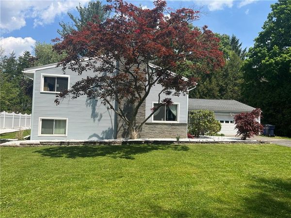46 Larchwood Drive , Pittsford, NY 14534