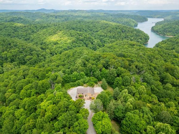 241 Hidden Cove Lane, Allons, TN 38541