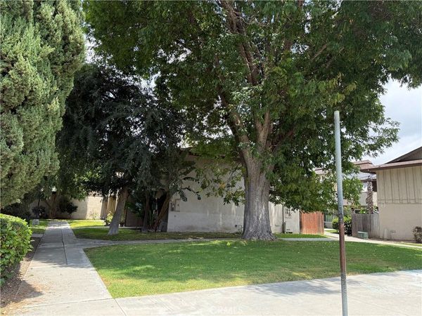521 S Lyon, Unit 85, Santa Ana, CA 92701