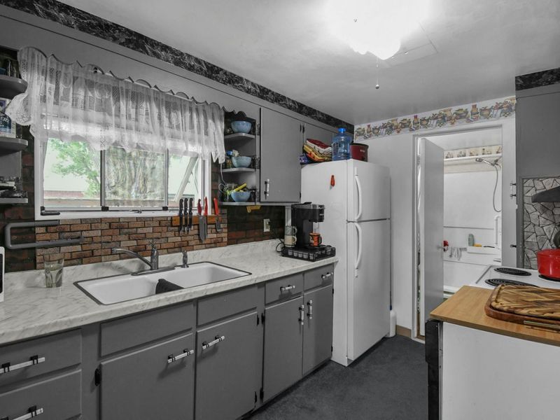 1888 S Wiley Street , Crestline, OH 44827 Photo 8
