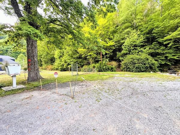 5685 Cherokee Road, ASHLAND, WV 24868