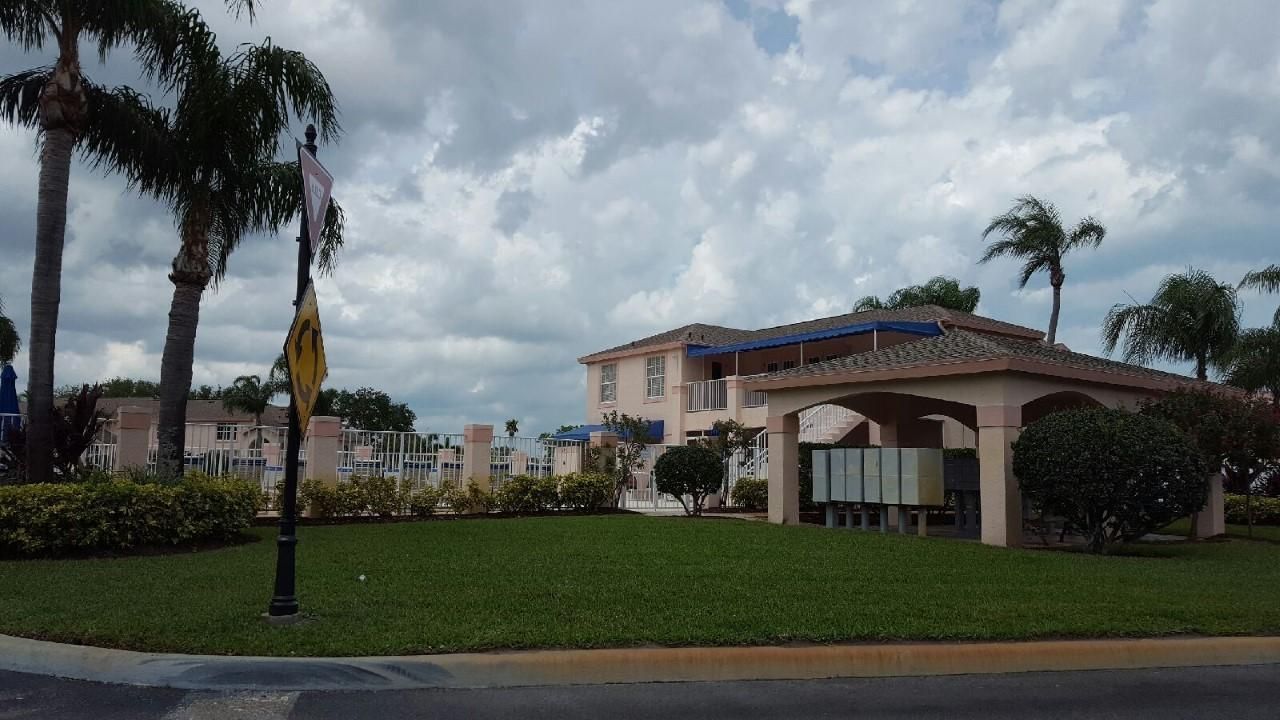2082 SE Wild Meadow Circle, Port Saint Lucie, FL 34952 Photo