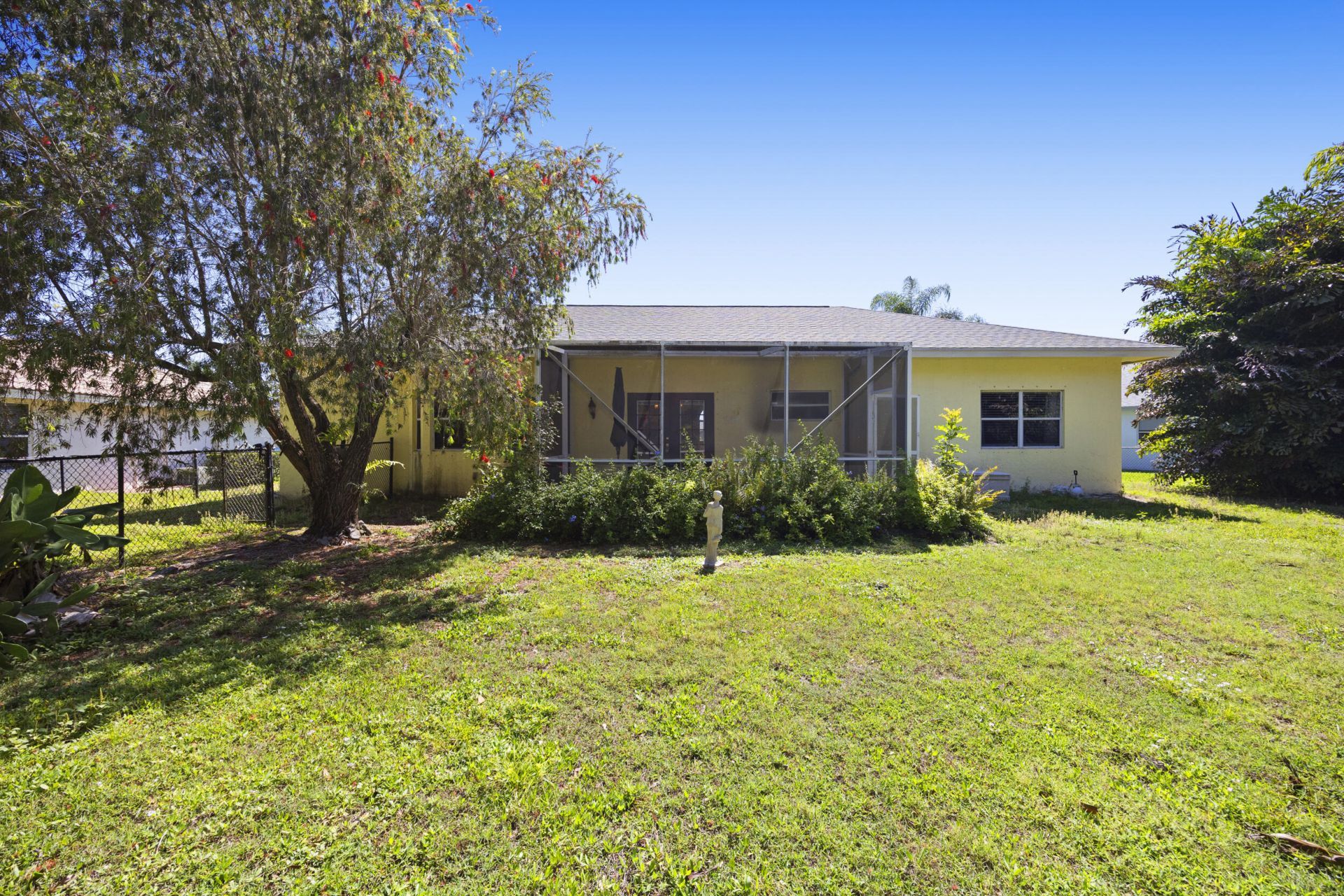 105 Monterey Way, Royal Palm Beach, FL 33411 Photo