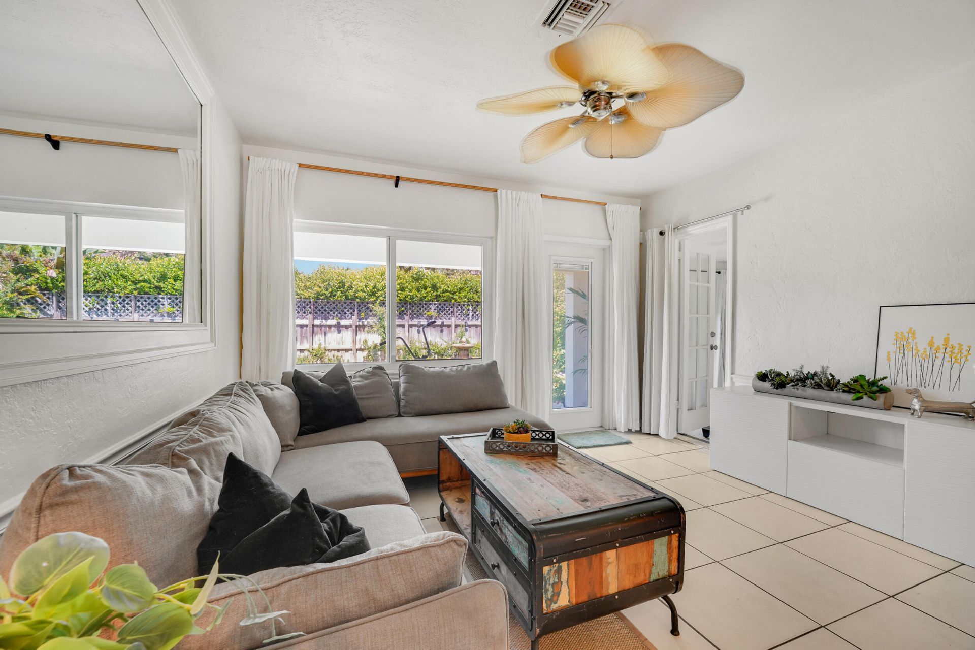 1236 NE 13th Avenue, Fort Lauderdale, FL 33304 Photo