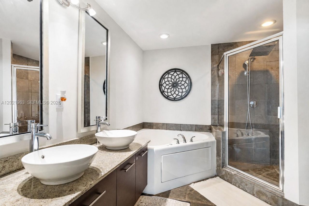 3029 NE 188th St , Unit 405, Aventura, FL 33180 Photo