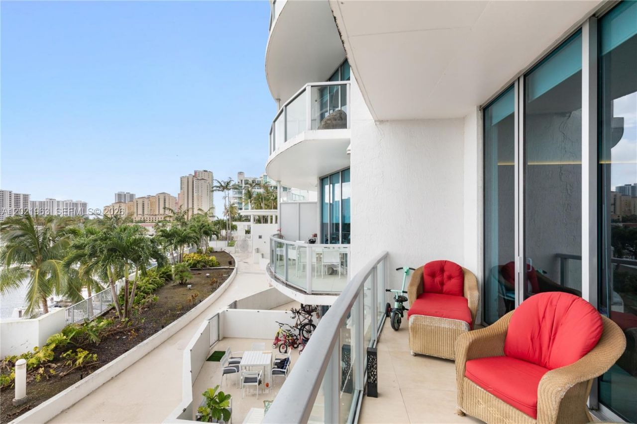 3029 NE 188th St , Unit 405, Aventura, FL 33180 Photo