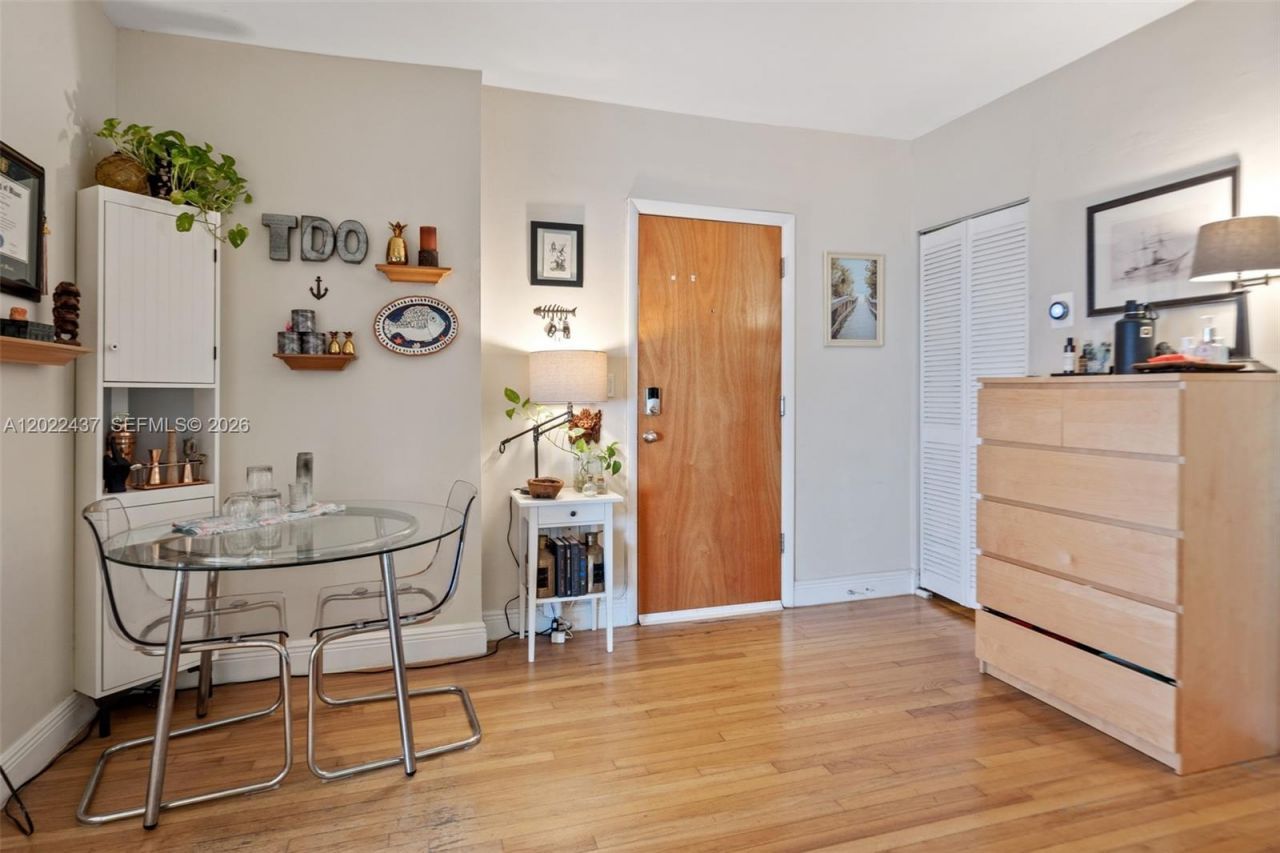 936 Pennsylvania Ave , Unit 205, Miami Beach, FL 33139 Photo