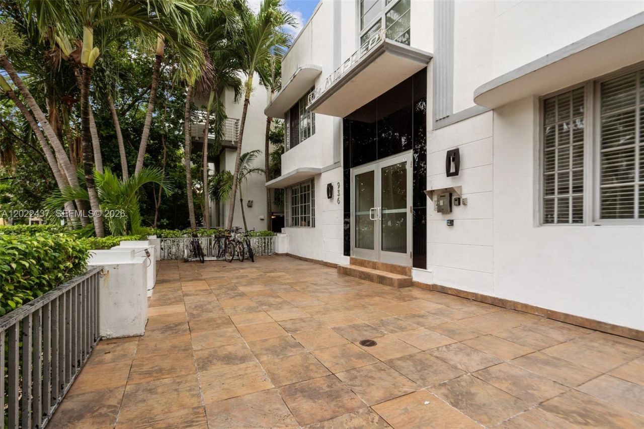 936 Pennsylvania Ave , Unit 205, Miami Beach, FL 33139 Photo