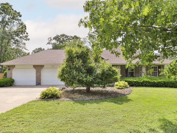 819 N Dogwood Street , Strafford, MO 65757