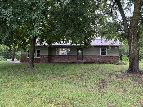 5890 Farm Road 2190 , Exeter, MO 65647