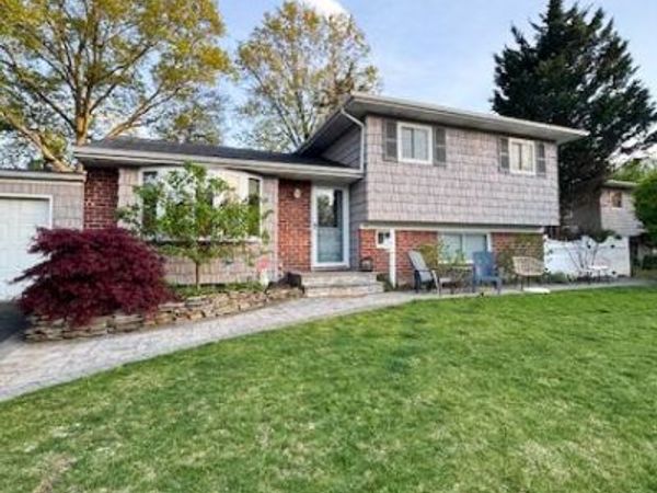 12 Weiss Place , Deer Park, NY 11729