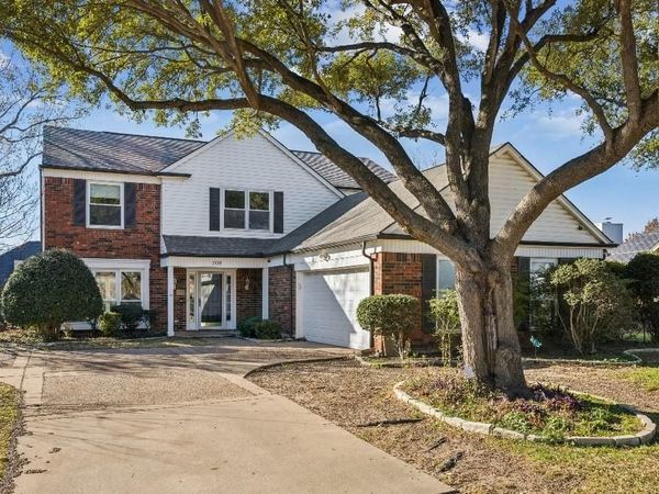 709 Bridget Way, Hurst, TX 76054