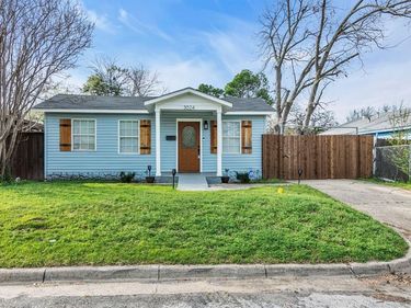 3024 Carnation Avenue, Fort Worth, TX 76111