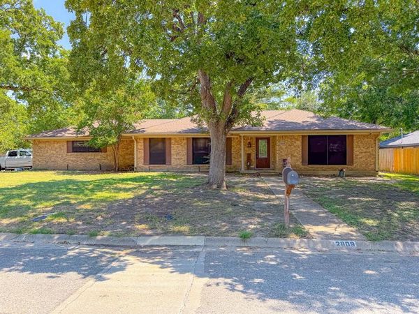 2809 Lafayette Street , Corsicana, TX 75110