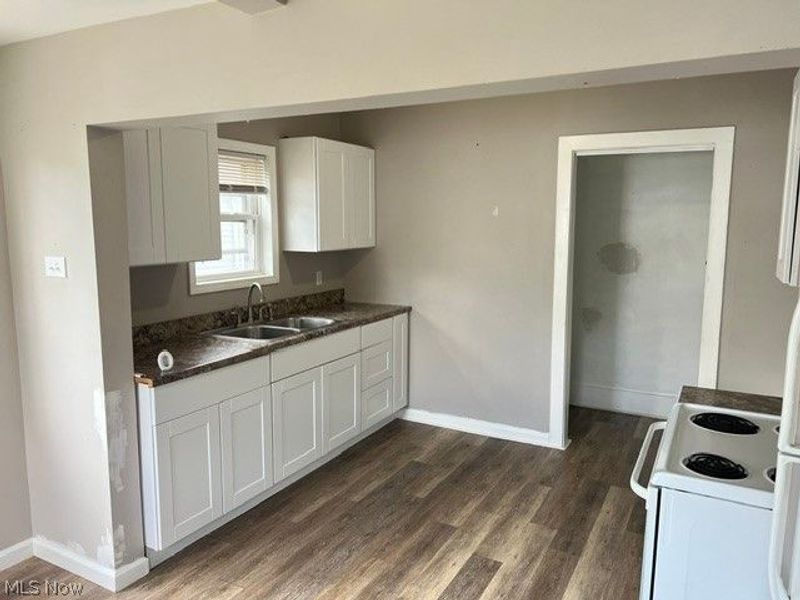 481 N Firestone Boulevard, Akron, OH 44301 Photo 5