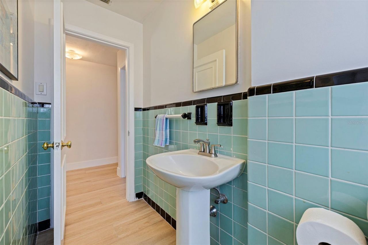 120 59th Avenue S, Saint Petersburg, FL 33705 Photo