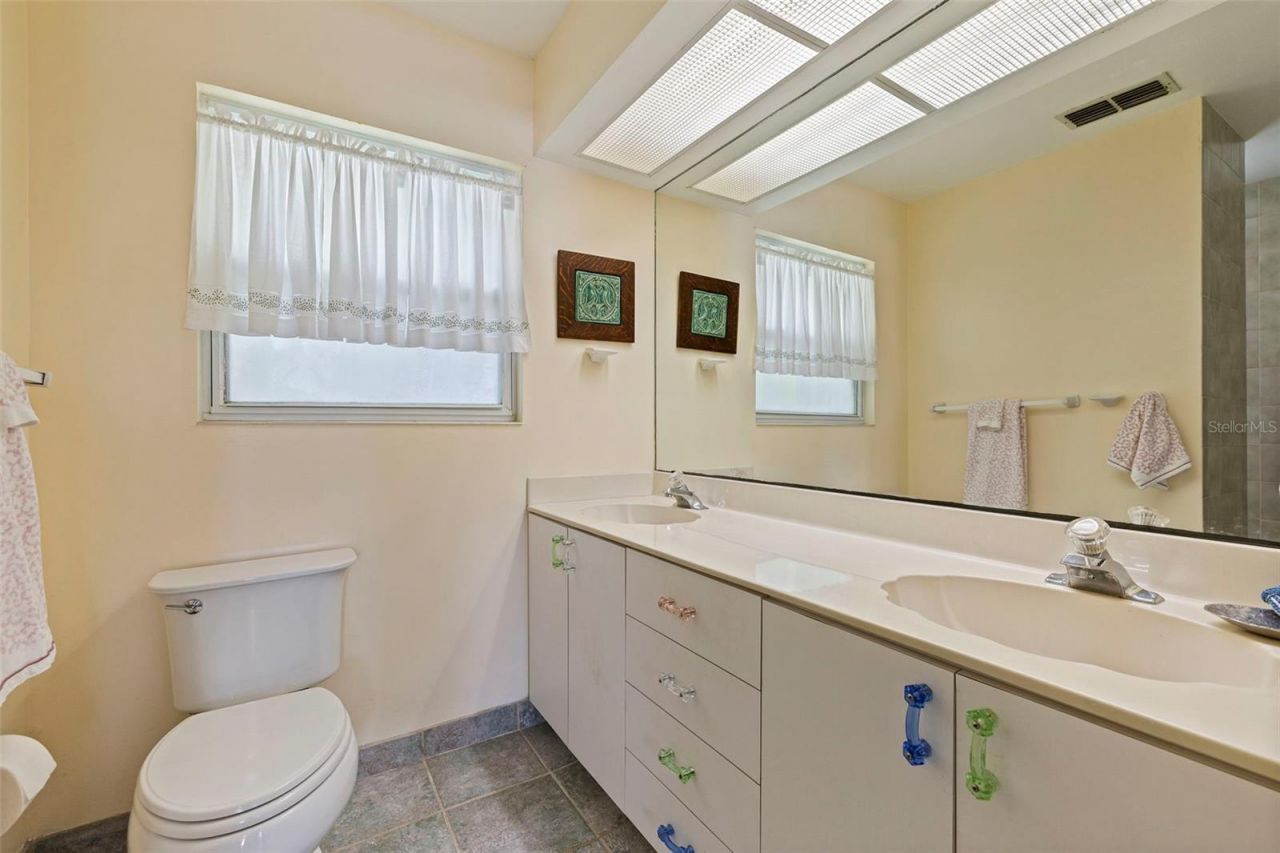 120 59th Avenue S, Saint Petersburg, FL 33705 Photo