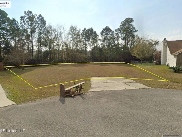10145 Ridgewood Lane, Biloxi, MS 39532