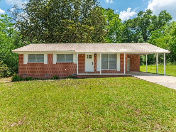 712 Bruce Avenue, DeFuniak Springs, FL 32435