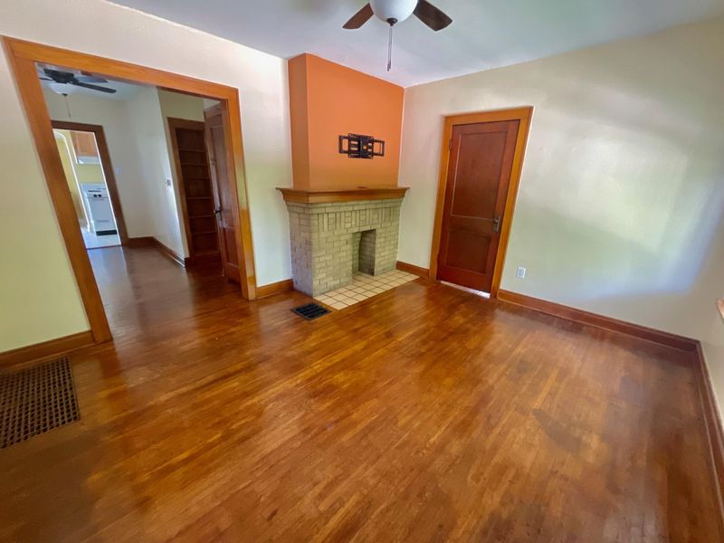 261 N Wheatland Avenue , Columbus, OH 43204 Photo 4