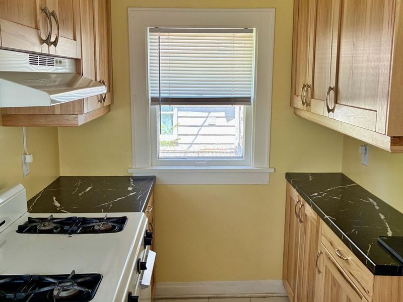 261 N Wheatland Avenue , Columbus, OH 43204 Photo 9