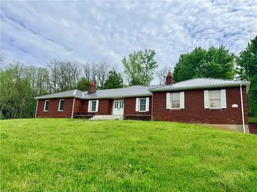 2240 Hydesville Road, Newark, NY 14513