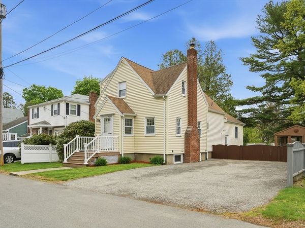 40 Glenwood Rd, Lynn, MA 01904
