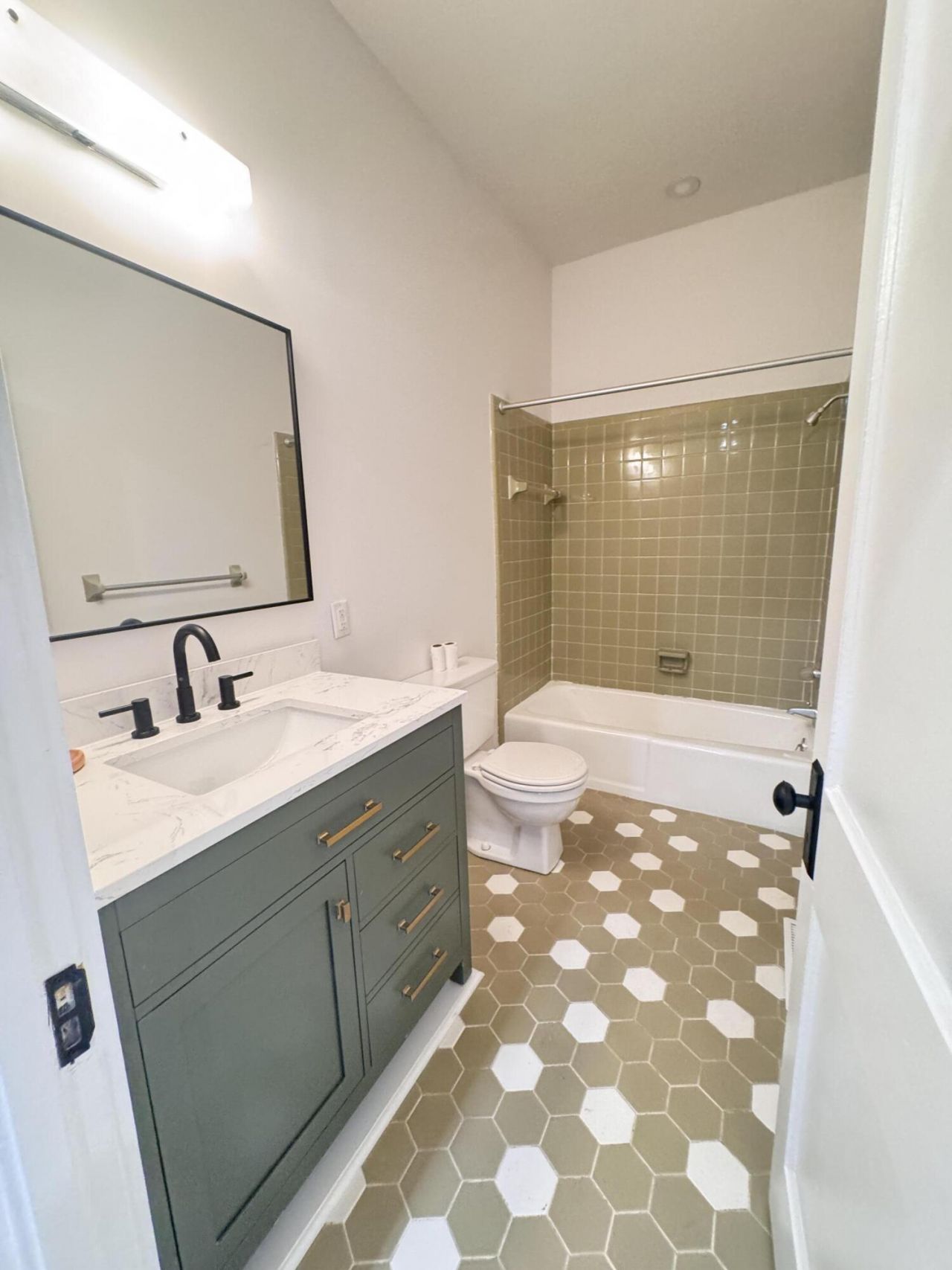 800 Hampton Street Photo 78