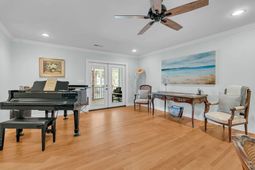 20 32nd Avenue photo 4