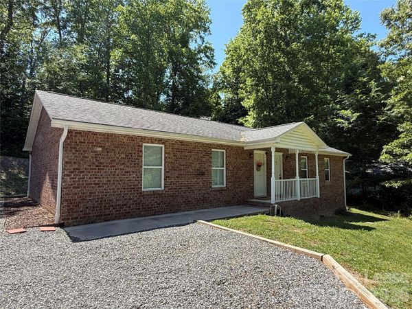 919 N Flint Street , Lincolnton, NC 28092