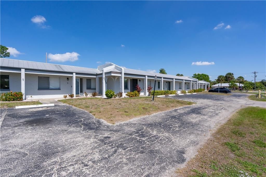 4608 SE 4th Pl , Unit 6, Cape Coral, FL 33904 Photo