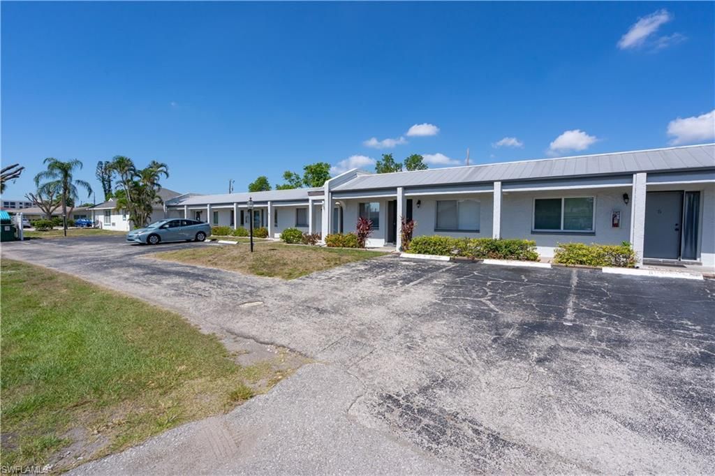 4608 SE 4th Pl , Unit 6, Cape Coral, FL 33904 Photo