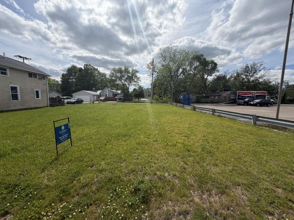 118 S Main Street, Lawton, MI 49065