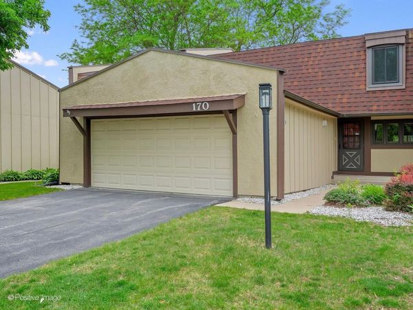 170 Cascade Drive , Indian Head Park, IL 60525