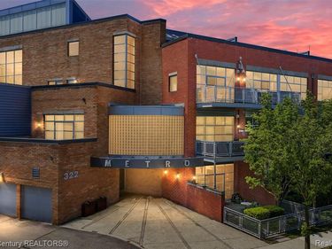 322 E Harrison Avenue, Royal Oak, MI 48067
