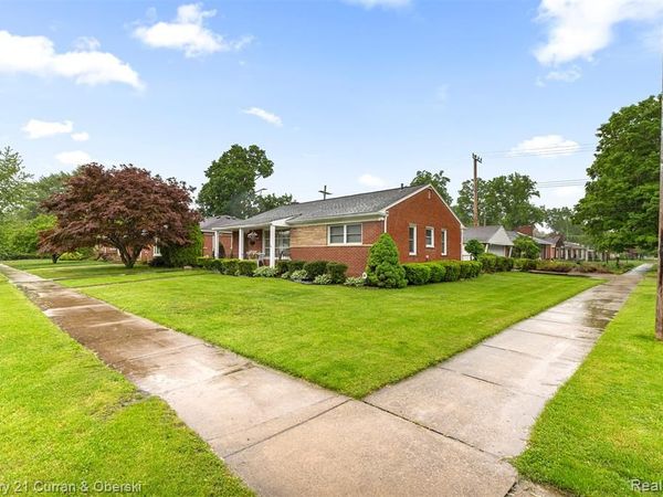 26657 W Chicago, Redford Twp, MI 48239