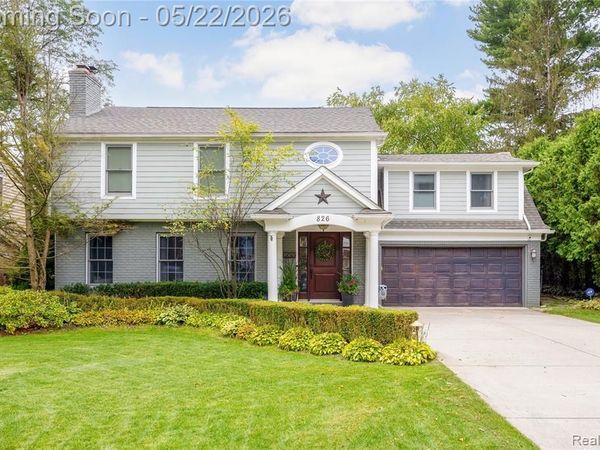 826 Larchlea Drive, Birmingham, MI 48009