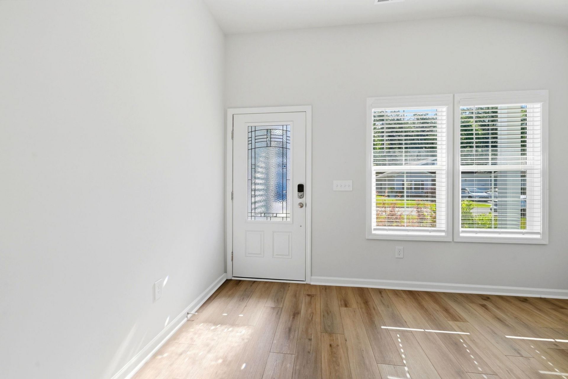427 Mcgarry Dr.  Photo 5