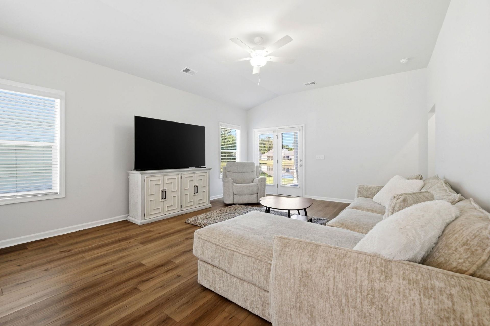 427 Mcgarry Dr.  Photo 9