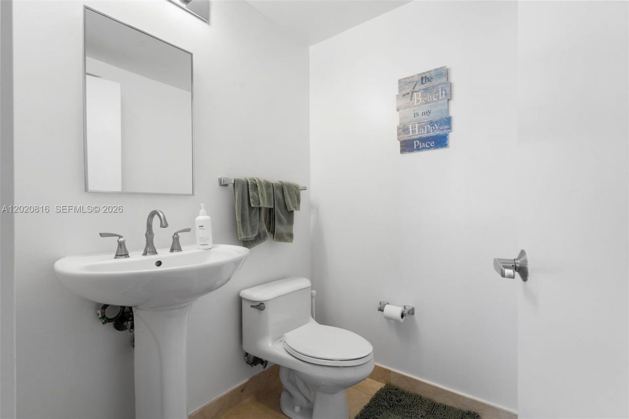 6365 Collins Ave , Unit 1909, Miami Beach, FL 33141 Photo