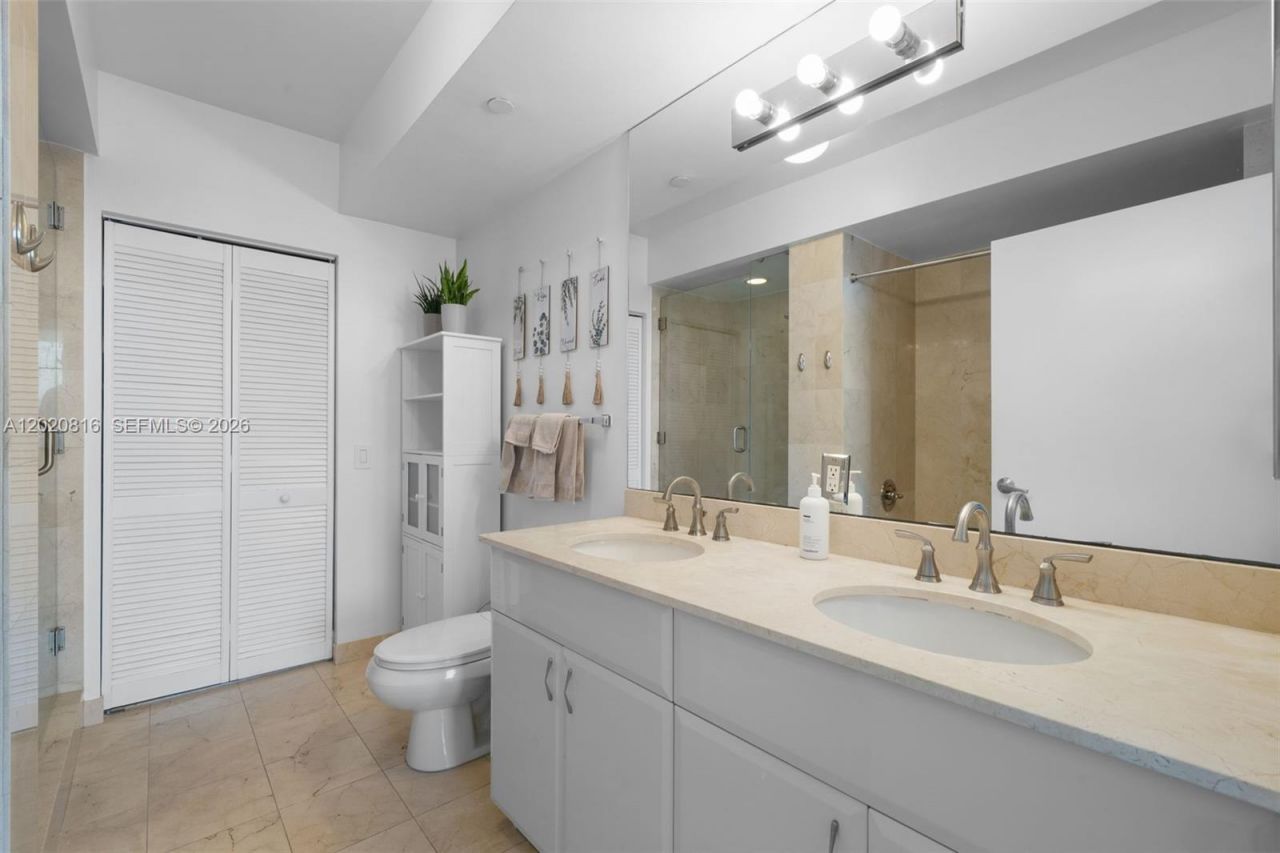 6365 Collins Ave , Unit 1909, Miami Beach, FL 33141 Photo