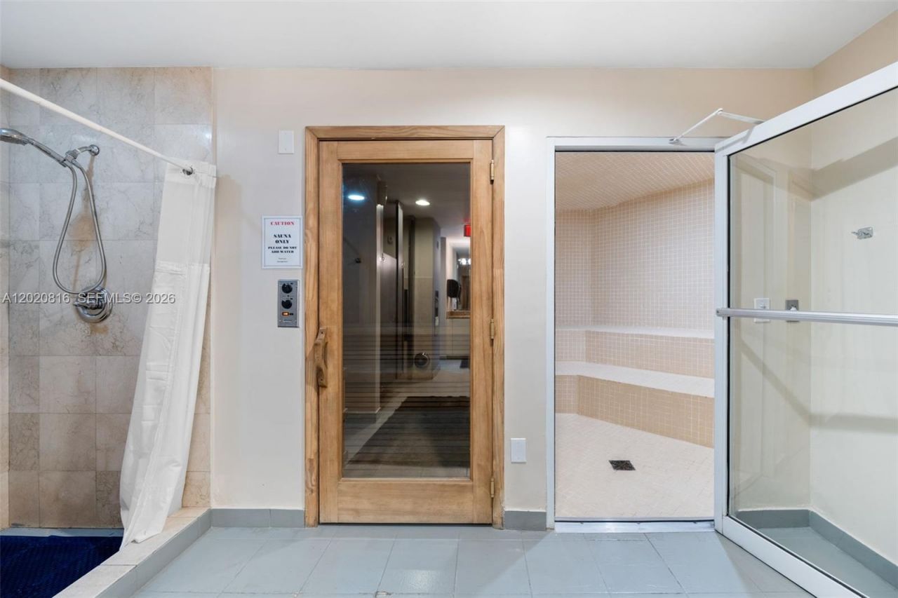 6365 Collins Ave , Unit 1909, Miami Beach, FL 33141 Photo