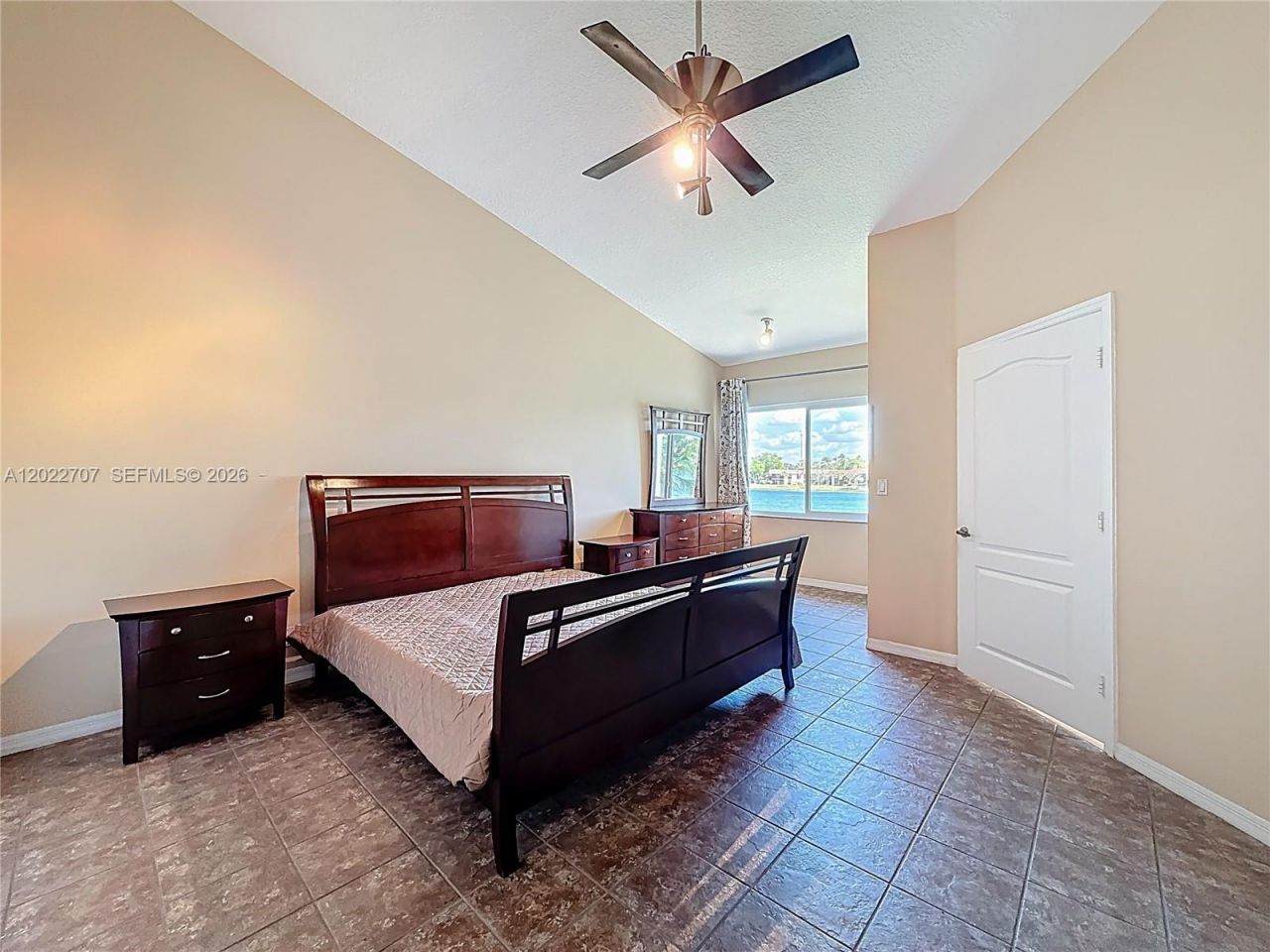 781 NE 195th St , Miami, FL 33179 Photo