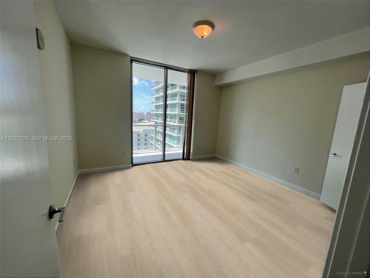 1111 SW 1st Ave , Unit 2118, Miami, FL 33130 Photo