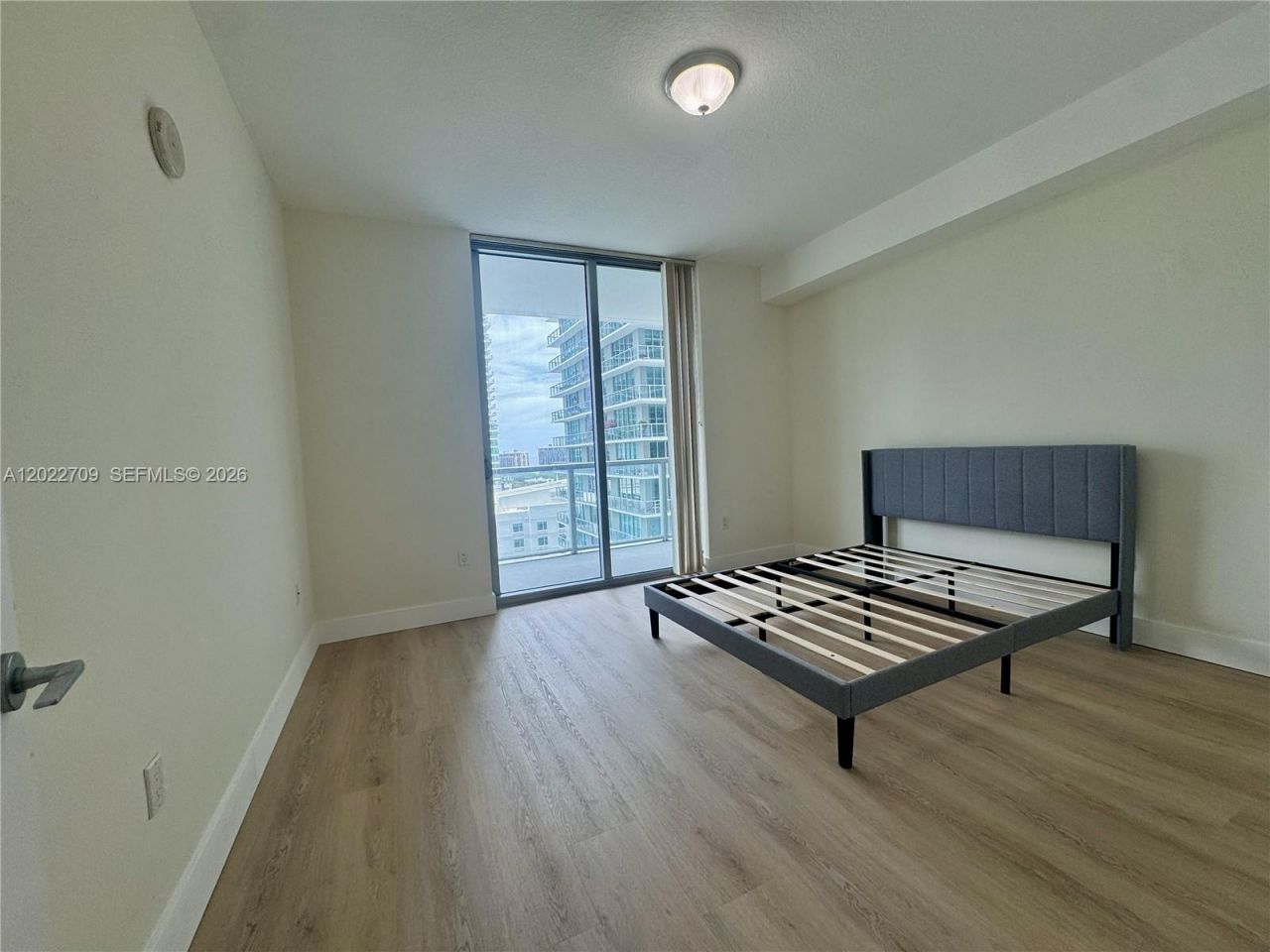 1111 SW 1st Ave , Unit 2118, Miami, FL 33130 Photo