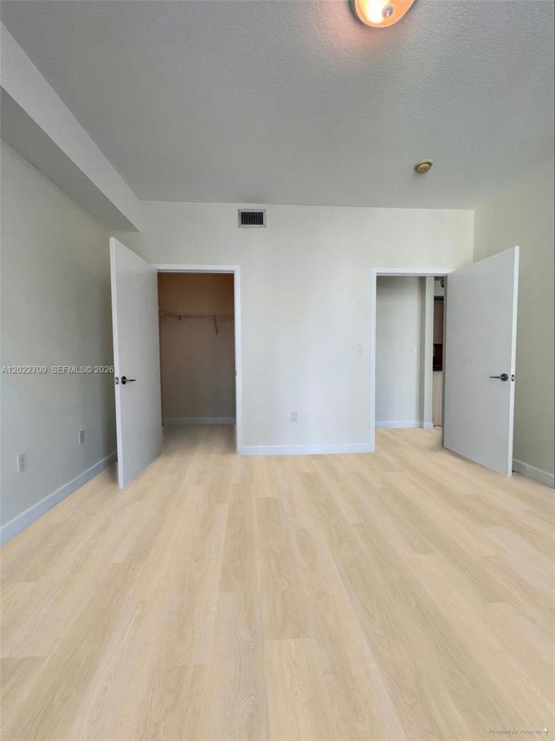 1111 SW 1st Ave , Unit 2118, Miami, FL 33130 Photo