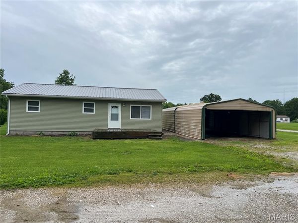 902 Elm Street , Montgomery City, MO 63361